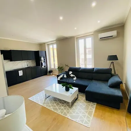 Au Coeur De Avec Climatisation Apartman